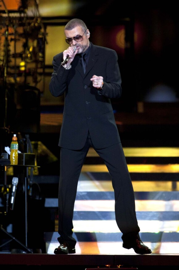 George Michael sur scène à Milan, le 11 novembre 2011.