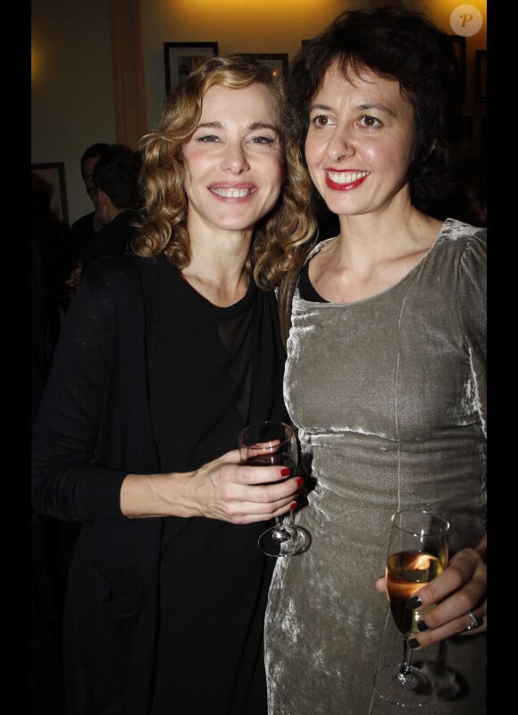 Pascale Arbillot et Valérie Bonneton lors de la générale de la pièce Quadrille à Paris le 12 décembre 2011