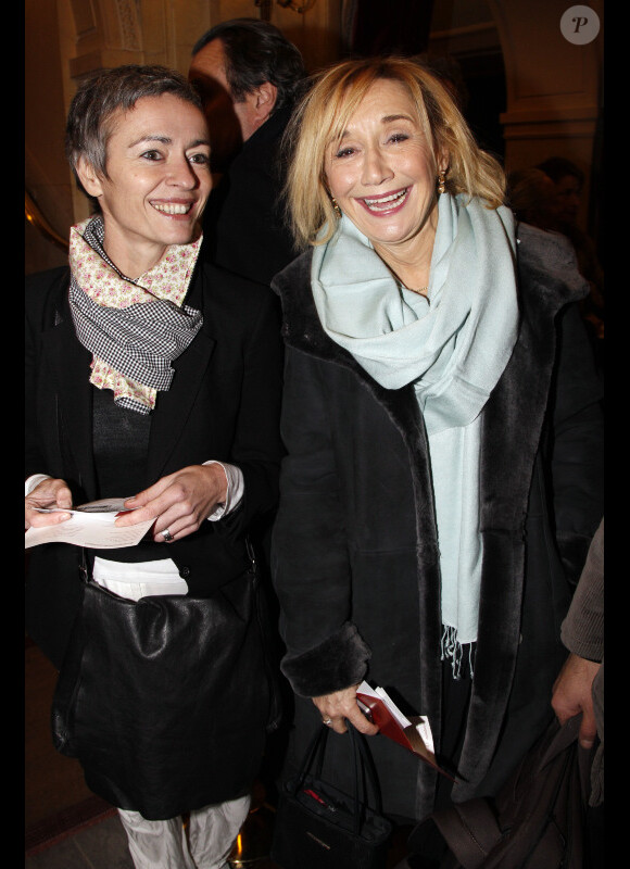 Alexia Stresi et Marie-Anne Chazel lors de la générale de la pièce Quadrille à Paris le 12 décembre 2011