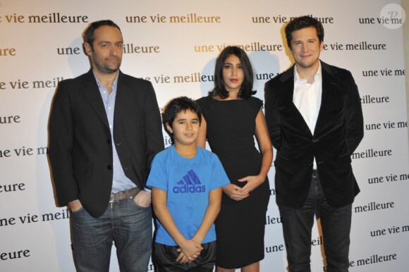 Guillaume Canet, Leila Bekht, Slimane Khettabi et Cédric Kahn à l'avant-première d'Une vie meilleure, à Paris le 15 décembre 2011.