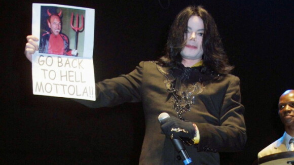 Michael Jackson : Ses fans se ruinent pour racheter ses meubles