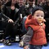 Swizz Beatz et sa femme Alicia Keys, avec leur fils Egypt le 25 décembre 2011 au Madison Square Garden à New York
