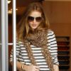 Rosie Huntington-Whiteley : ravissante lorsqu'elle sort d'une boutique de Beverly Hills avec son amoureux Jason Statham le 27 décembre 2011