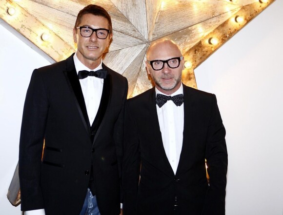 Stefano Gabbana et Domenico Dolce, duo formant Dolce & Gabbana, à Londres, le 14 juillet 2011. Les deux créateurs font face à un procès pour évasion fiscale. Ainsi, 840 millions d'euros sont soupçonnés d'avoir échappé au fisc italien.