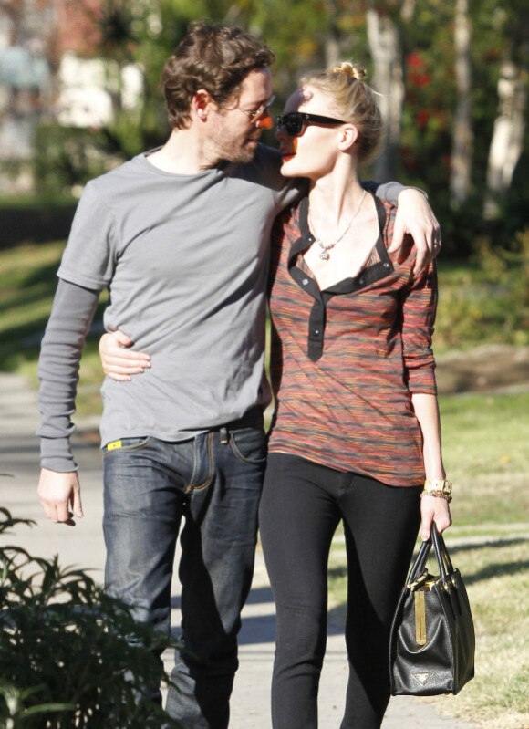 Kate Bosworth et son petit ami Michael Polish : amoureux et complices à Los Angeles le 28 décembre 2011