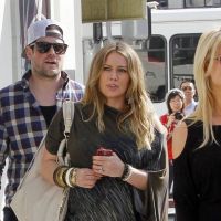 Hilary Duff : Très enceinte, elle s'obstine à rester sur talons, pour son mari