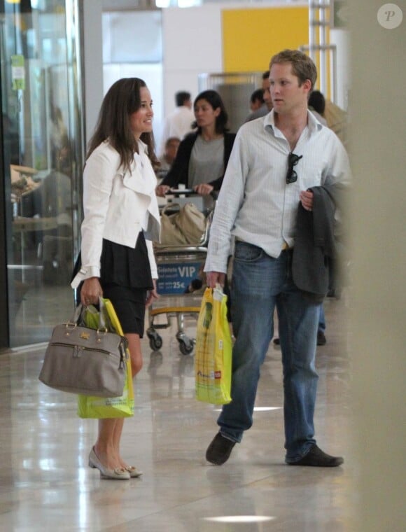 Pippa Middleton à l'aéroport de Madrid le 15 mai 2011, de retour d'un week-end avec son ex le comte George Percy.
En 2011, il n'y a pas que la vie de Kate Middleton qui a changé : celle de sa soeur Pippa Middleton aussi.