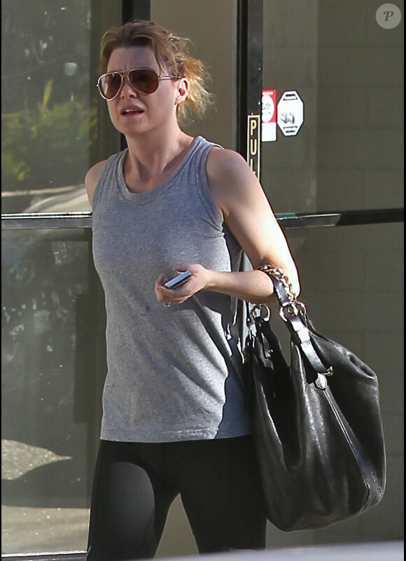 Ellen Pompeo semble épuisée lorsqu'elle quitte la salle de gym à Los Angeles le 4 janvier 2012