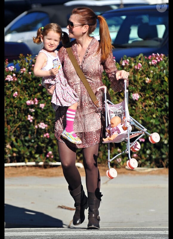 Alyson Hannigan et sa fille Satyana à Los Angeles, le 5 janvier 2011.