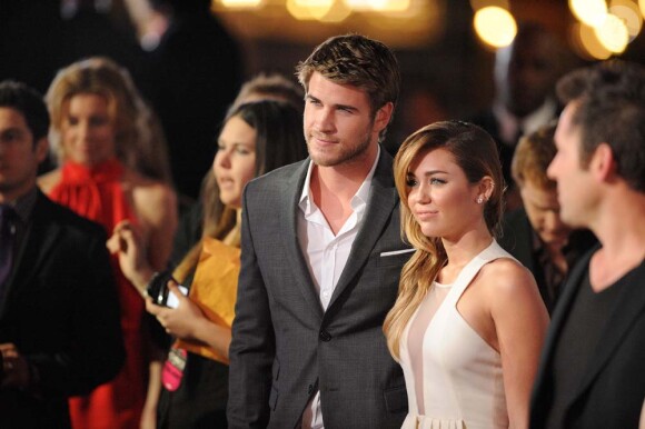 Miley Cyrus et Liam Hemsworth aux People's Choice Awards à Los Angeles, le 11 janvier 2012.