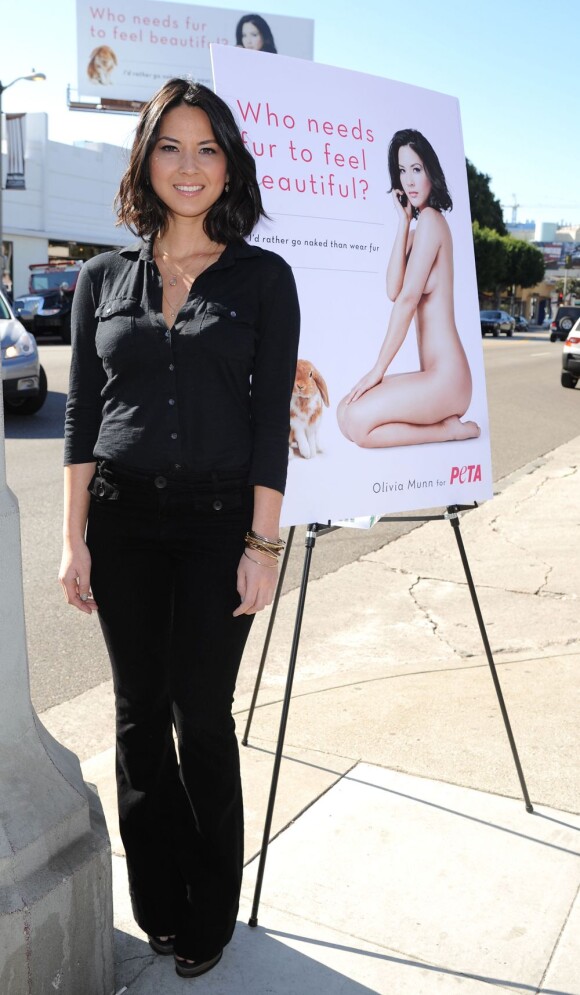 Olivia Munn présente la nouvelle campagne de la PeTA, à Los Angeles le 12 janvier 2012