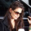 Katie Holmes sort de chez elle à New York un café à la main, le 13 janvier 2012