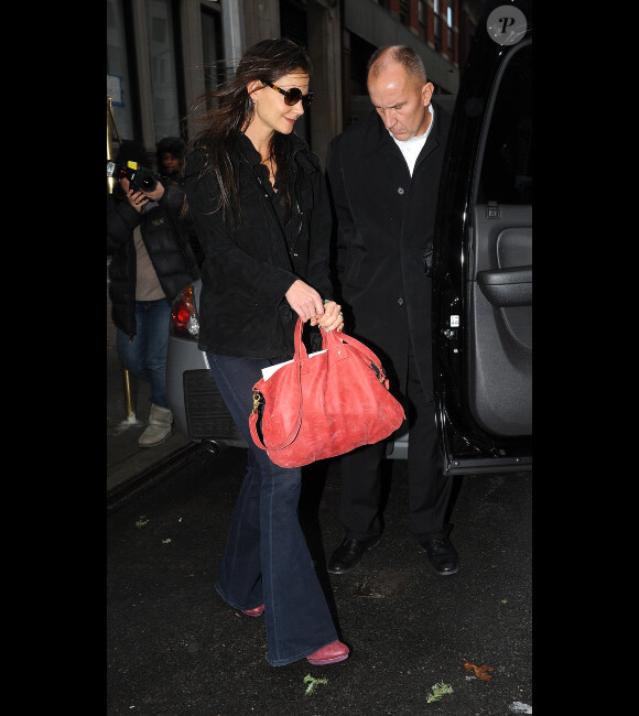 Katie Holmes sort de chez elle à New York, le 13 janvier 2012