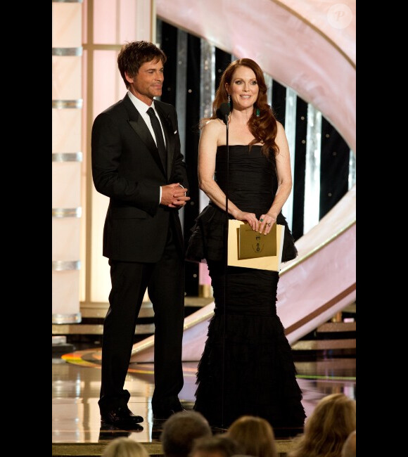 Rob Lowe et Julianne Moore lors des Golden Globes à Beverly Hills le 15 janvier 2012