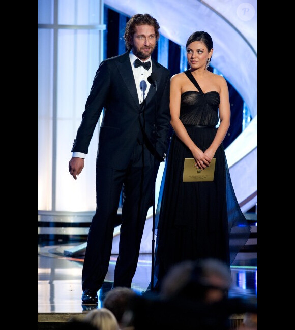 Gerard Butler et Mila Kunis lors des Golden Globes à Beverly Hills le 15 janvier 2012