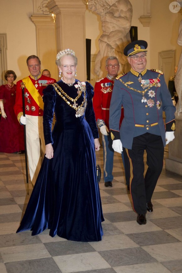 La reine Margrethe II de Danemark, en présence de son époux le prince Henrik, était honorée dimanche 15 janvier 2012 par un dîner au palais Frederik VIII à Amalienborg, en point d'orgue des célébrations de son jubilé de rubis, marquant 40 ans de règne.