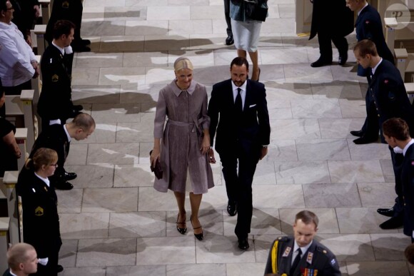 La princesse Mette-Marit et le prince Haakon de Norvège.
Dans le cadre du jubilé de rubis de la reine Margrethe II de Danemark, un office religieux a été célébré dimanche 15 janvier 2012 en la chapelle de Christiansborg, en présence de la famille royale et des invités étrangers.