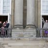 Grand moment des célébrations du jubilé de la reine Margrethe II de Danemark : l'apparition au balcon d'Amalienborg, le midi du dimanche 15 janvier 2012, acclamée par près de 10 000 Danois.