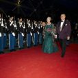  Adepte du bleu, la reine s'est mise au vert pour le grand soir de son jubilé. 
 Dîner de gala à la salle de concert de Copenhague dans le cadre du jubilé des 40 ans de règne de la reine Margrethe II, samedi 14 janvier 2012. 1500 convives de marque étaient invités. 