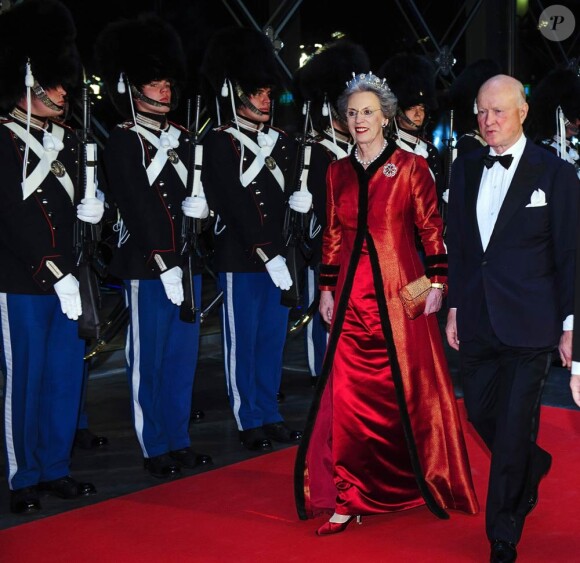 La princesse benedikte, soeur de la reine, et son mari le prince Richard. Dîner de gala à la salle de concert de Copenhague dans le cadre du jubilé des 40 ans de règne de la reine Margrethe II, samedi 14 janvier 2012. 1500 convives de marque étaient invités.