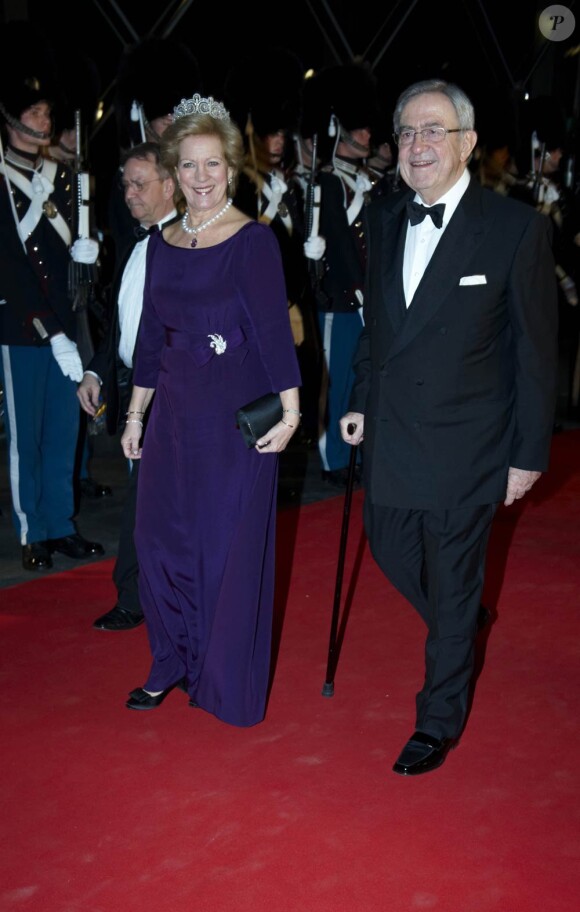 Constantin et Anne-Marie de Grèce. Dîner de gala à la salle de concert de Copenhague dans le cadre du jubilé des 40 ans de règne de la reine Margrethe II, samedi 14 janvier 2012. 1500 convives de marque étaient invités.