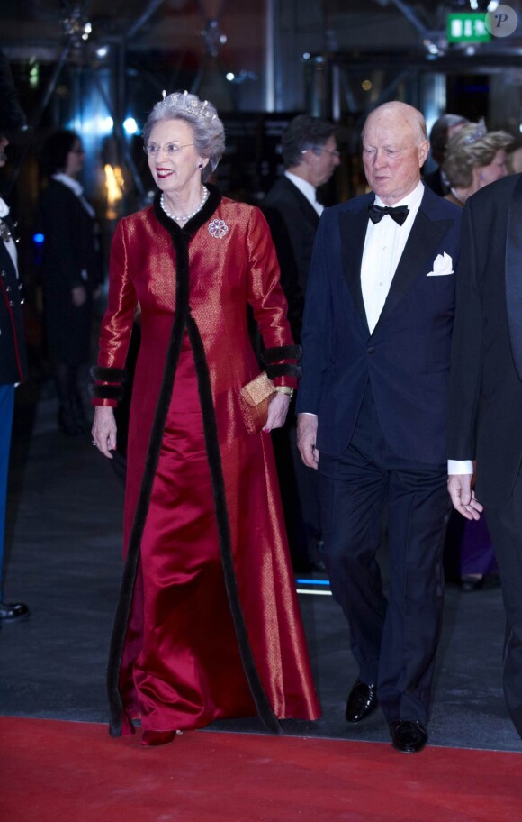 La princesse benedikte, soeur de la reine, et son mari le prince Richard. Dîner de gala à la salle de concert de Copenhague dans le cadre du jubilé des 40 ans de règne de la reine Margrethe II, samedi 14 janvier 2012. 1500 convives de marque étaient invités.