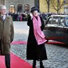 La reine Margrethe II de Danemark, accompagnée de ses doeux soeurs Benedikte et Anne-Marie, de son époux le prince Henrik, de ses fils les princes Frederik et Joachim, de sa belle-fille la princesse Mary, est allée se recueillir sur la tombe de ses parents le roi frederik IX et la reine Ingrid à Roskilde, au matin du 14 janvier 2012, jour du jubilé de ses 40 ans de règne.