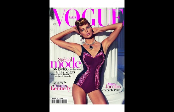 Daria Werbowy en couverture de Vogue France. Février 2012