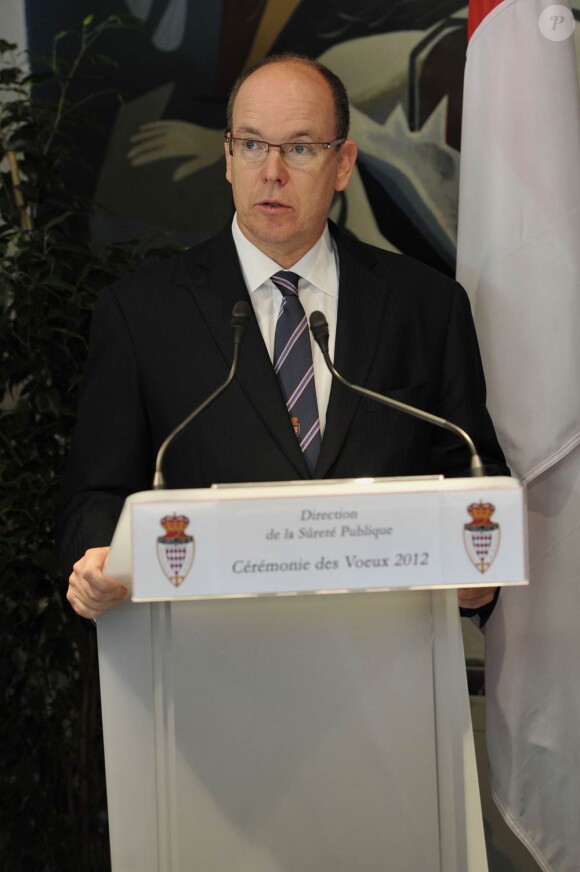 Le prince Albert II de Monaco lors des voeux du Directeur de la Sûreté Publique monégasque, André Muhlberger, à Monaco le 16 janvier 2012.