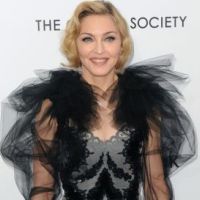 Madonna, exubérante dans ses frous-frous, rêve d'un Oscar