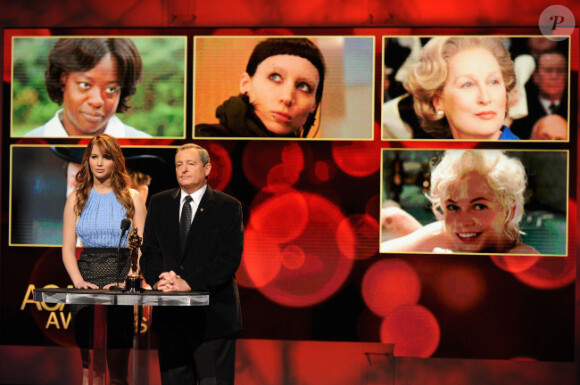 Jennifer Lawrence annonce les nominations aux Oscars le 24 janvier 2012 : Viola Davis, Rooney Mara, Meryl Streep, Michelle Williams et Glenn Close en lice pour le prix de la meilleure actrice