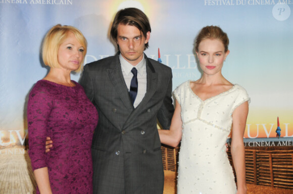 Ellen Barkin, Sam Levinson et Kate Bosworth, en septembre 2011 à Deauville.