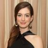 L'actrice Anne Hathaway a remis à Rachel Zoe un award pour ses bonnes actions à Los Angeles, le 23 janvier 2012.