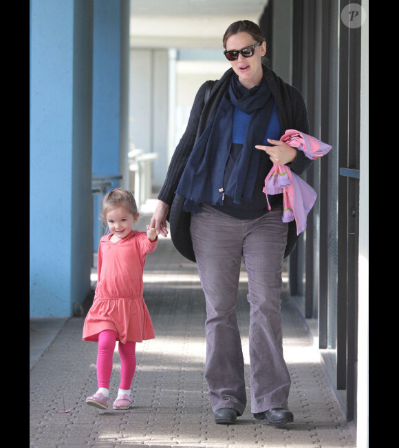 Jennifer Garner, enceinte, emmène l'adorable Seraphina à la danse, à Los Angeles, le 24 janvier 2012