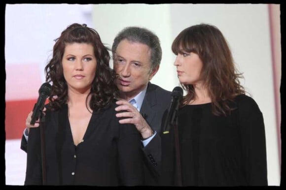 Emmanuelle Guichard et Michel Drucker lors de l'enregistrement de l'émission Vivement Dimanche, diffusée dimanche 29 janvier 2012 sur France 2