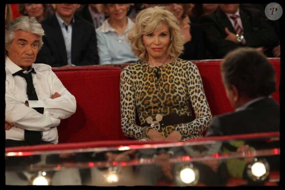 Amanda Lear lors de l'enregistrement de l'émission Vivement Dimanche, diffusée dimanche 29 janvier 2012 sur France 2