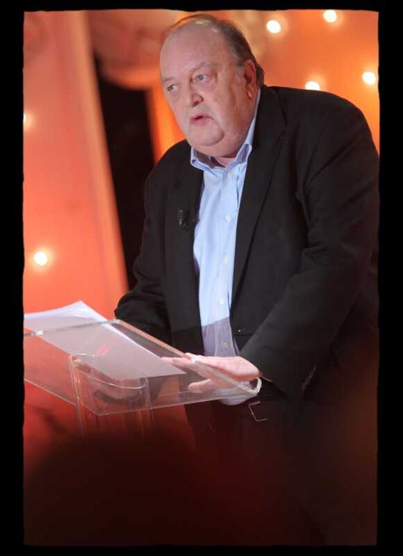 Bernard Mabille lors de l'enregistrement de l'émission Vivement Dimanche, diffusée dimanche 29 janvier 2012 sur France 2