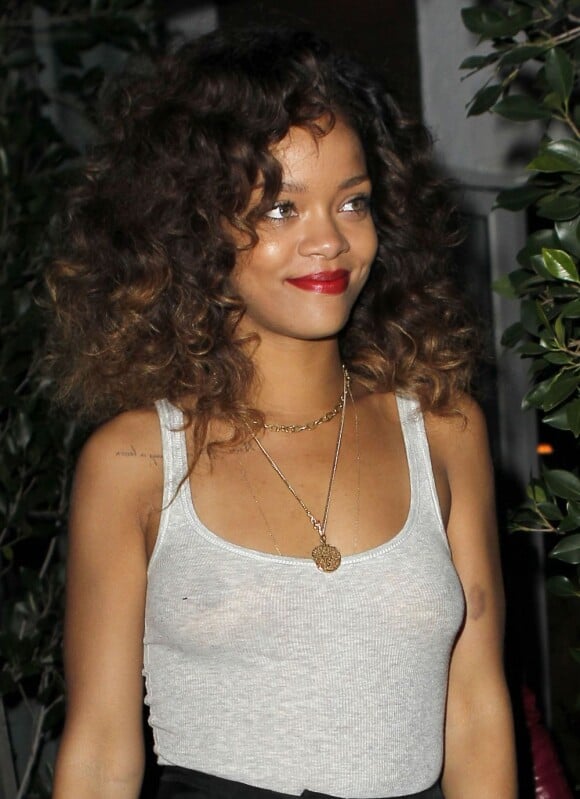 Rihanna, surprise à Los Angeles, le 25 janvier 2012.