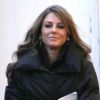 Elizabeth Hurley sur le tournage de Gossip Girl bien au chaud dans sa doudoune, le 31 janvier 2012