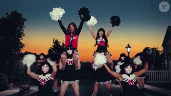 M.I.A et Nicki Minaj dans une image extraite du clip Give Me All You Luvin' de Madonna, février 2012.