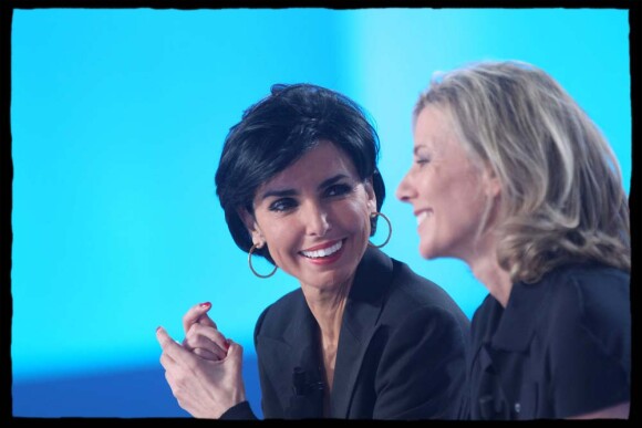 Rachida Dati et Claire Chazal sur le plateau du Grand Journal de Canal+, le 31 janvier 2012.