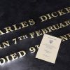 Le prince Charles et Camilla Parker Bowles ont pris part le 7 février 2012 aux célébrations du bicentenaire de la naissance de Charles Dickens. A Londres, ils ont profité d'une lecture privée de l'actrice Gillian Anderson au Charles Dickens Museum, puis d'un service religieux à l'abbaye de Westminster.