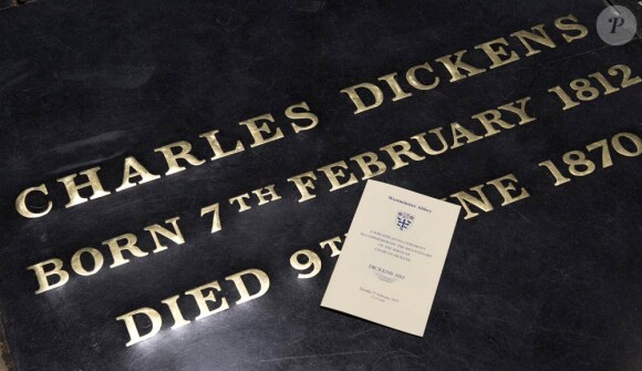 Le prince Charles et Camilla Parker Bowles ont pris part le 7 février 2012 aux célébrations du bicentenaire de la naissance de Charles Dickens. A Londres, ils ont profité d'une lecture privée de l'actrice Gillian Anderson au Charles Dickens Museum, puis d'un service religieux à l'abbaye de Westminster.