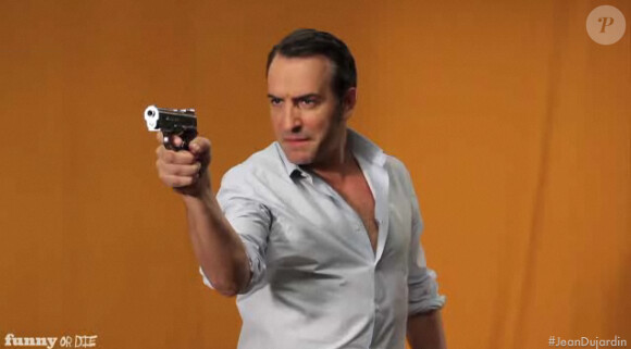 Jean Dujardin se prend pour le méchant dans James Bond pour le site américain Funny or Die