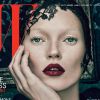 Kate Moss montre un double visage pour le magazine W.