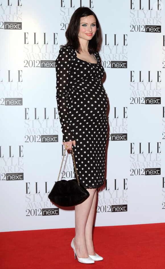 Sophie Ellis-Bextor se démarquait des autres invités grâce à son baby bump. Londres, le 13 février 2012.