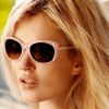 Kate Moss passera l'été en Vogue Eyewear. La Brindille est le visage de la marque pour la saison printemps-été 2012.