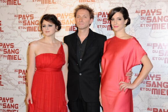 Vanesa Glodjo, Goran Kostic and Zana Maranovic le 16 février lors de l'avant-première Au pays du sang et du miel à Paris