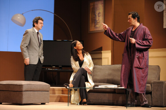 Stéphane Slima et Nathaly Marquay lors de la présentation de la pièce, Piège à Matignon, au théâtre du Gymnase, le 16 février 2012