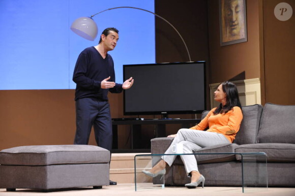Nathalie Marquay et Stéphane Slima lors du filage de la pièce, Piège à Matignon, au théâtre du Gymnase, le 16 février 2012